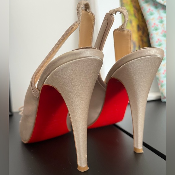 Louboutin Cassia Bow Slingbacks - Picture 8 of 11
